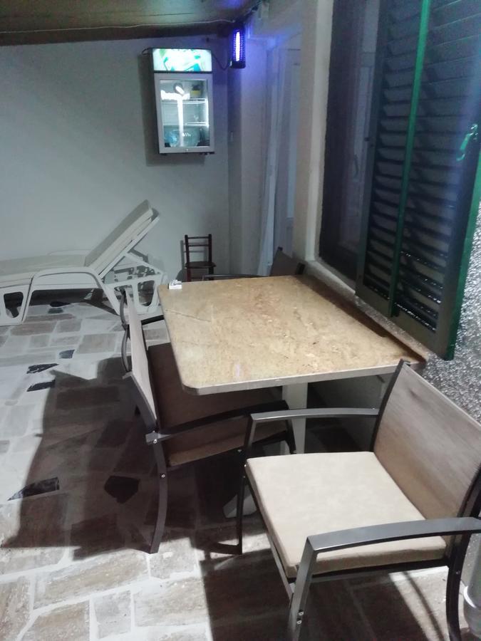 Apartman Holiday บุดวา ภายนอก รูปภาพ